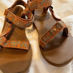 Adorable teva sandals